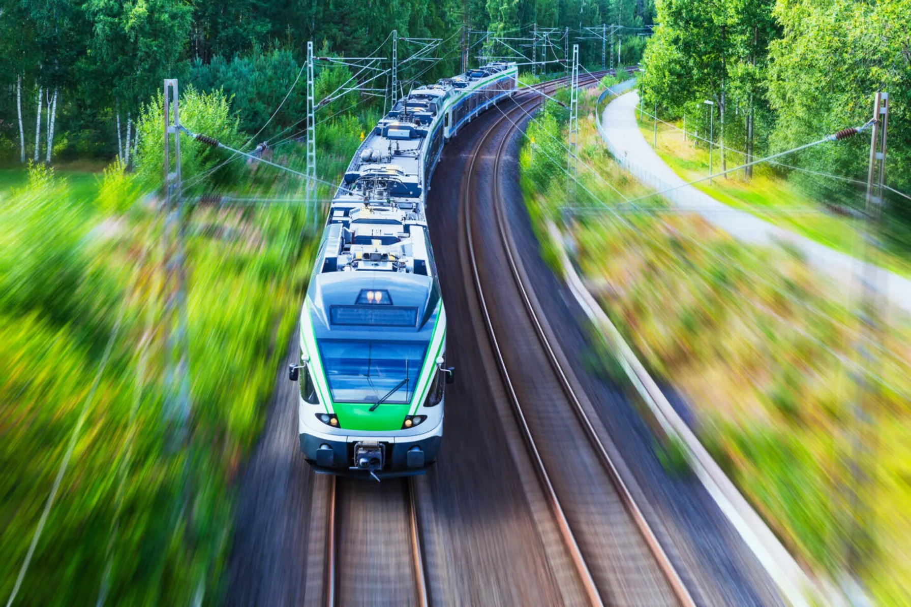 92133bc8-train-1440x960-1