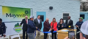 Maysville_ribbon_cutting-original