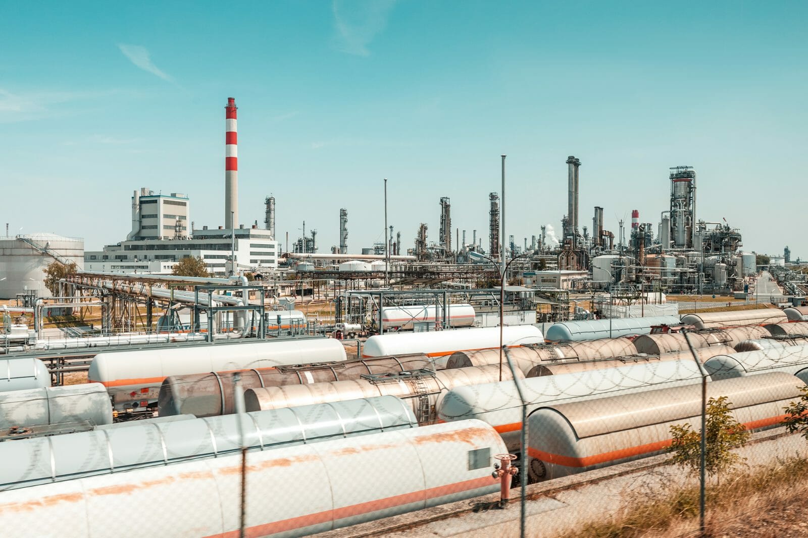 c0ccc171-fuel-chemical-railyard-web
