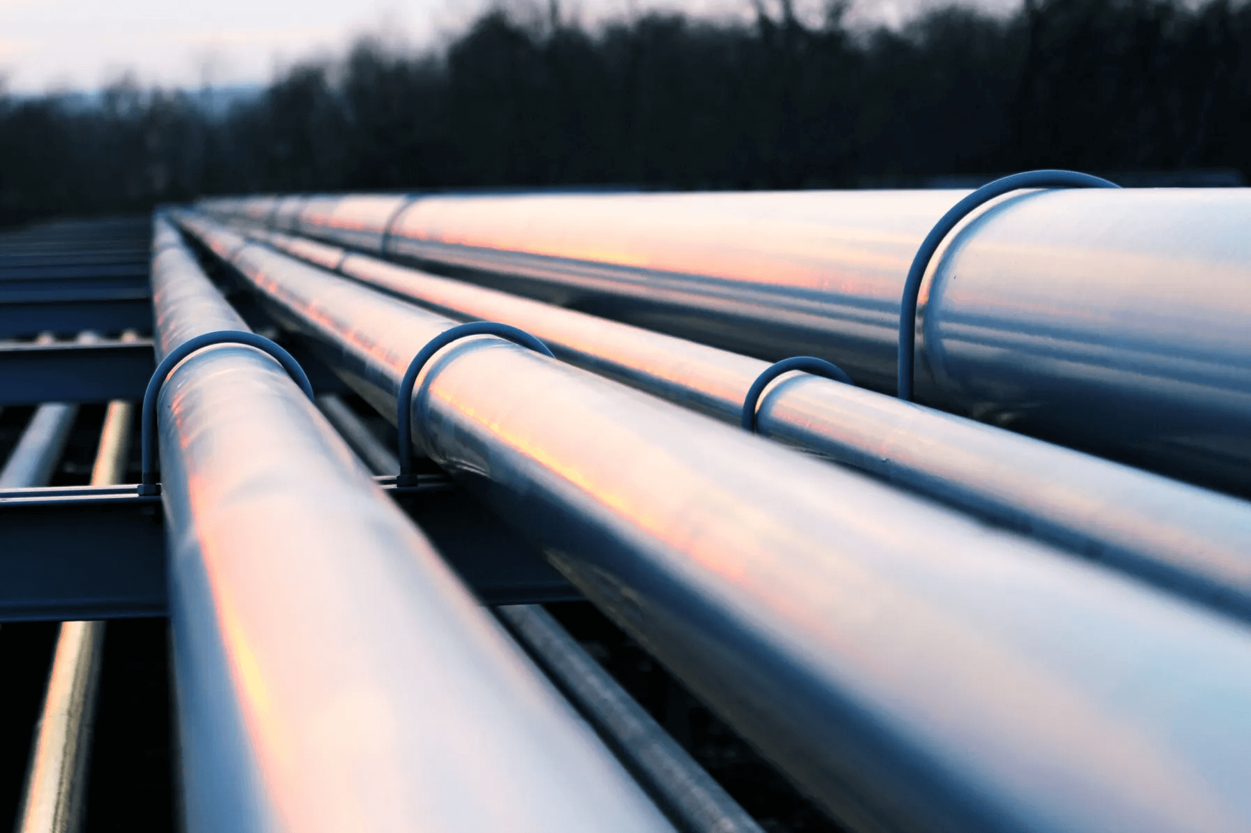 pipeline_and_oil_factory