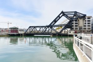 07ab763e-drawbridge-with-counterpoise-178453449