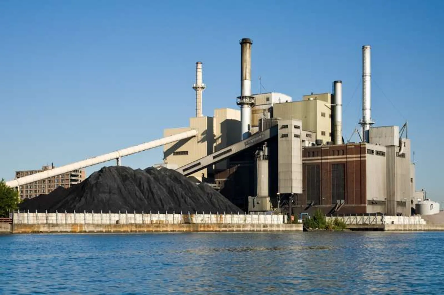 863baabd-trc-murky-future-coal-ash-management