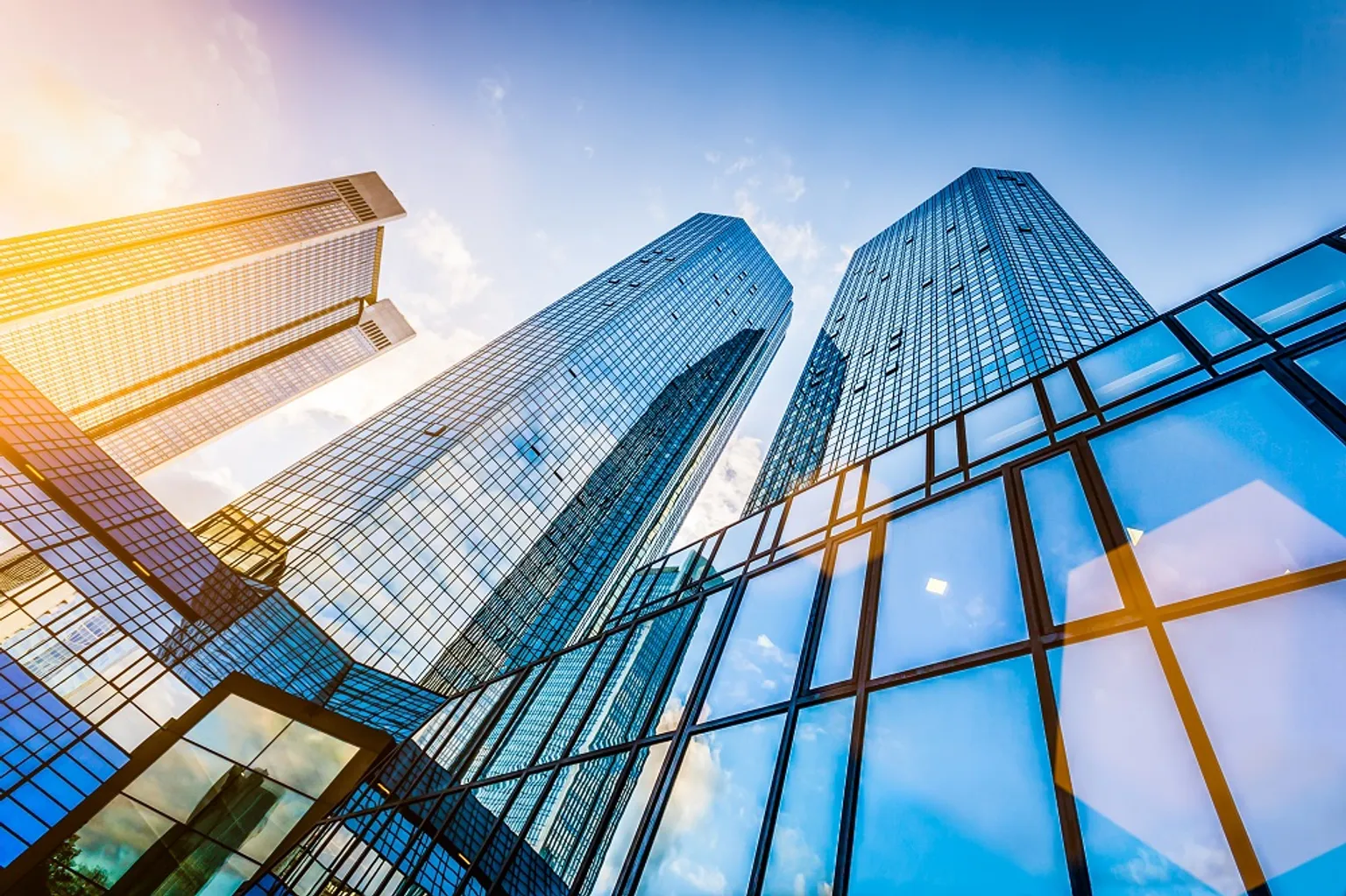 b628d9cb-modern-skyscrapers-467915638new