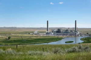 602366d6-coal-fired-power-plant-smoke-stacks-platte-river-casper-wyoming-wind-turbines-821028416-1440x960-1