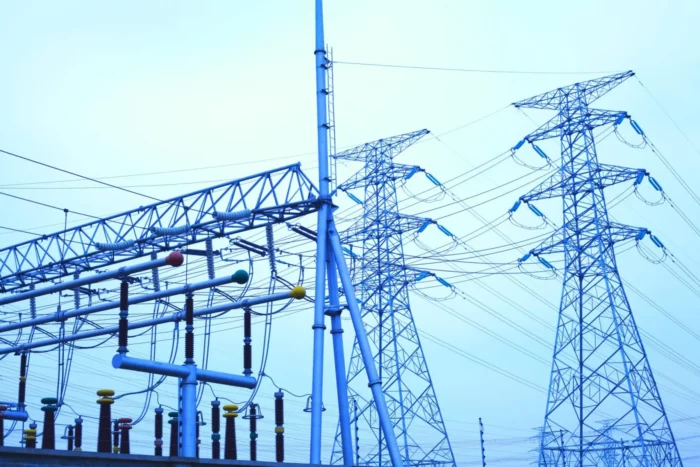 7eda09b9-bottom-look-up-power-transmission-towers_139484168-1440x960-1