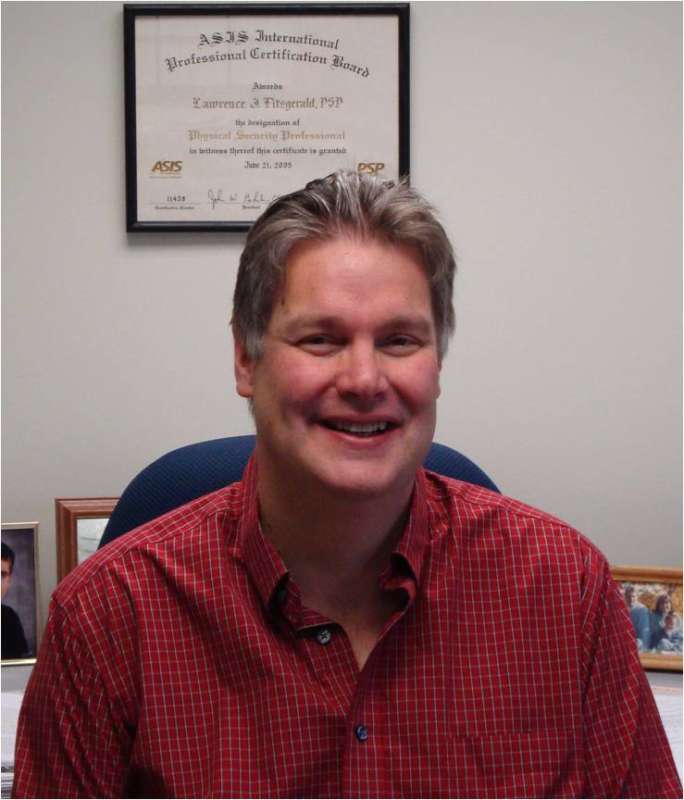 9332035f-larry-in-office