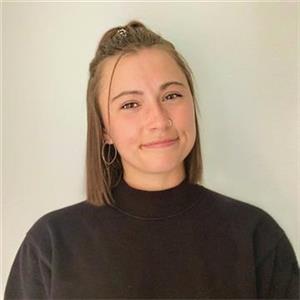 AmeliaJones_Headshot