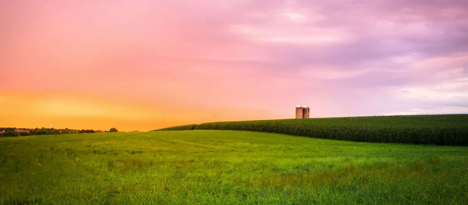 b4702a85-039_lancaster-pa-farm-sunset