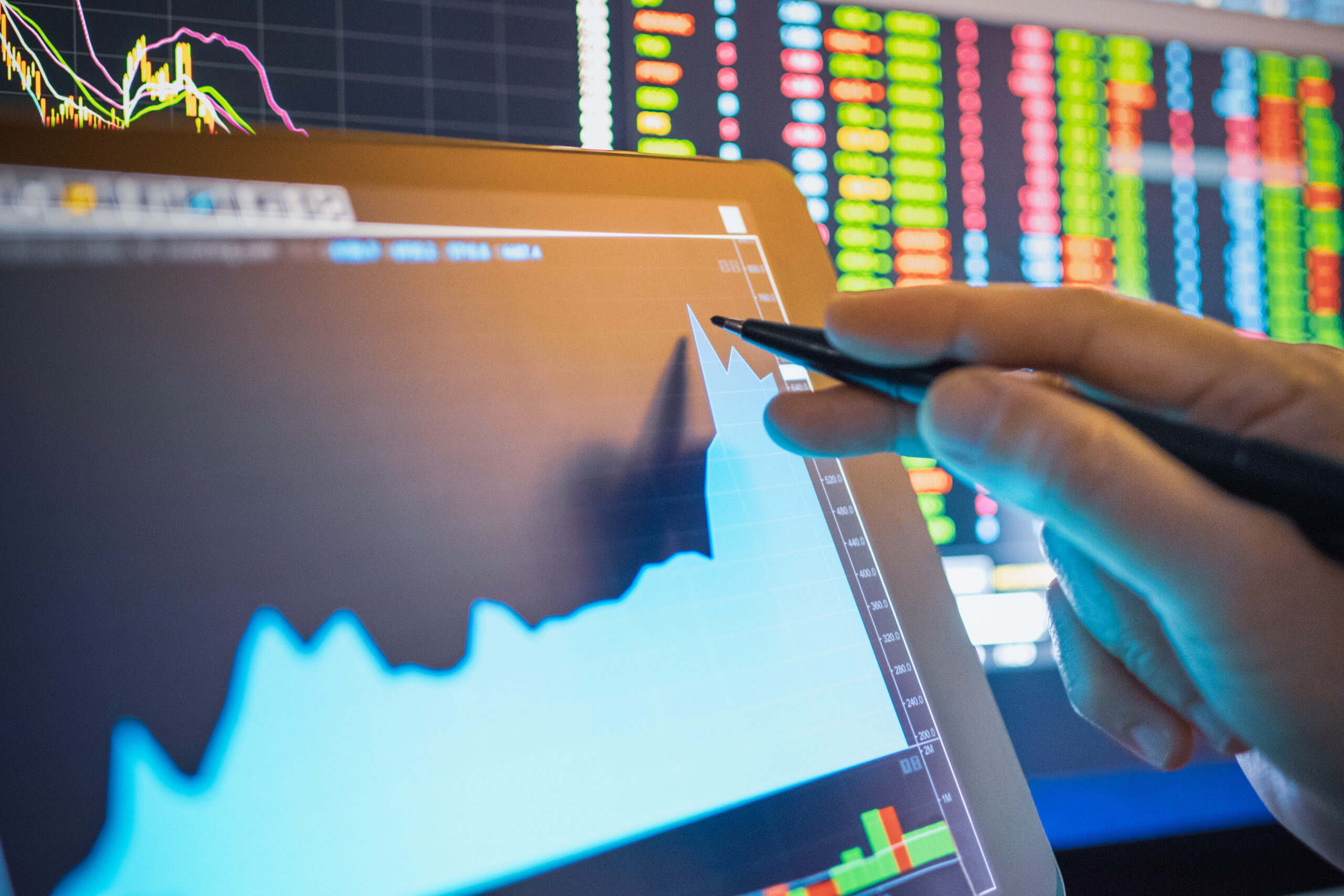 analysis-stock-chart-1215727712-scaled