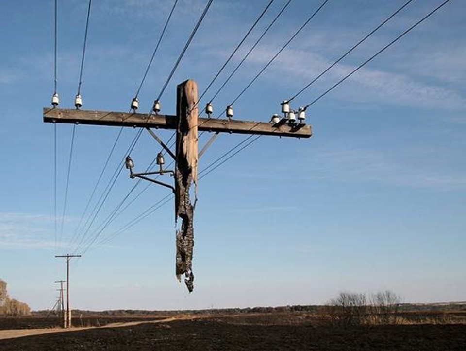 Distribution-Line-Wildfire
