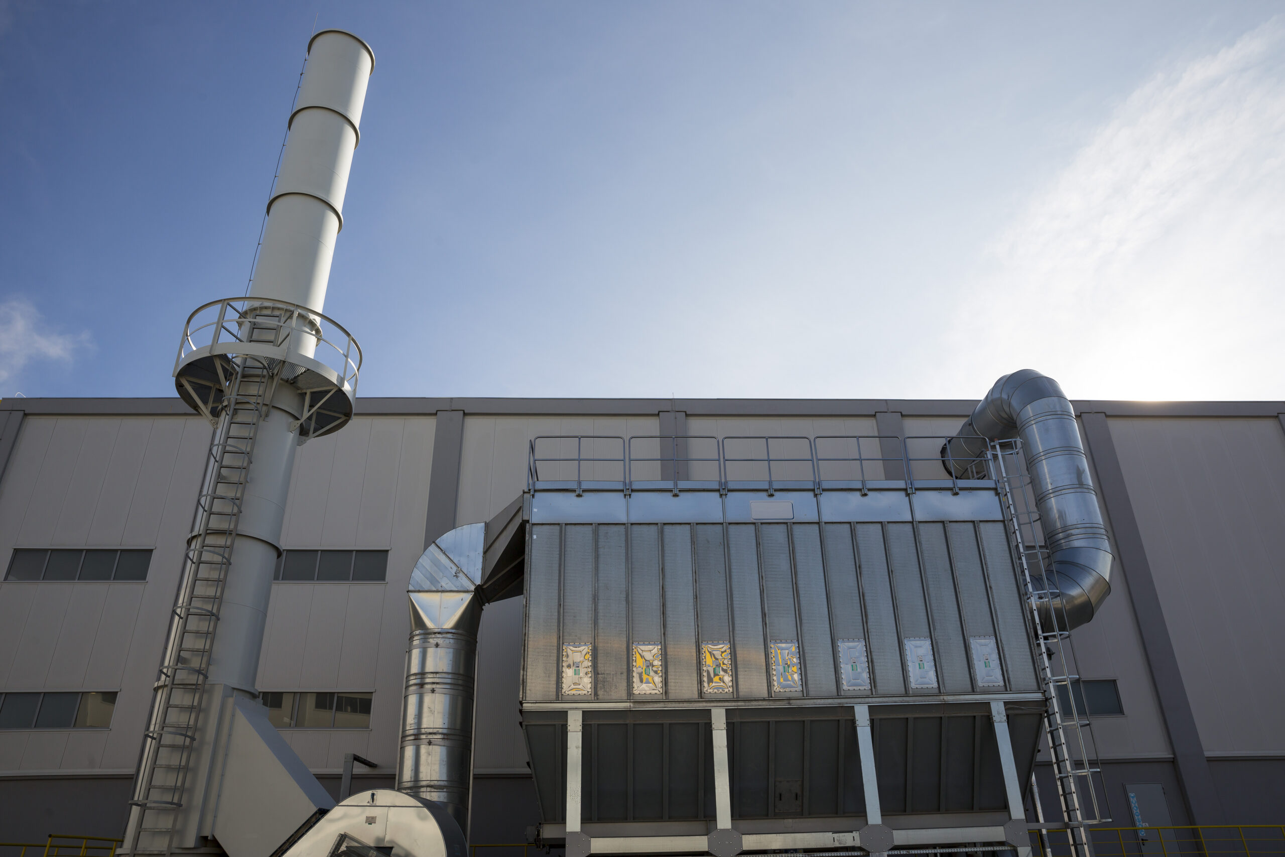 Waste-to-energy-facility-outside-1053990476-1-scaled